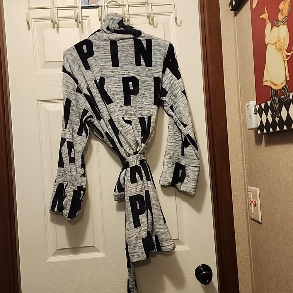 VICTORIA SECRET ROBE - Picture 3 of 4